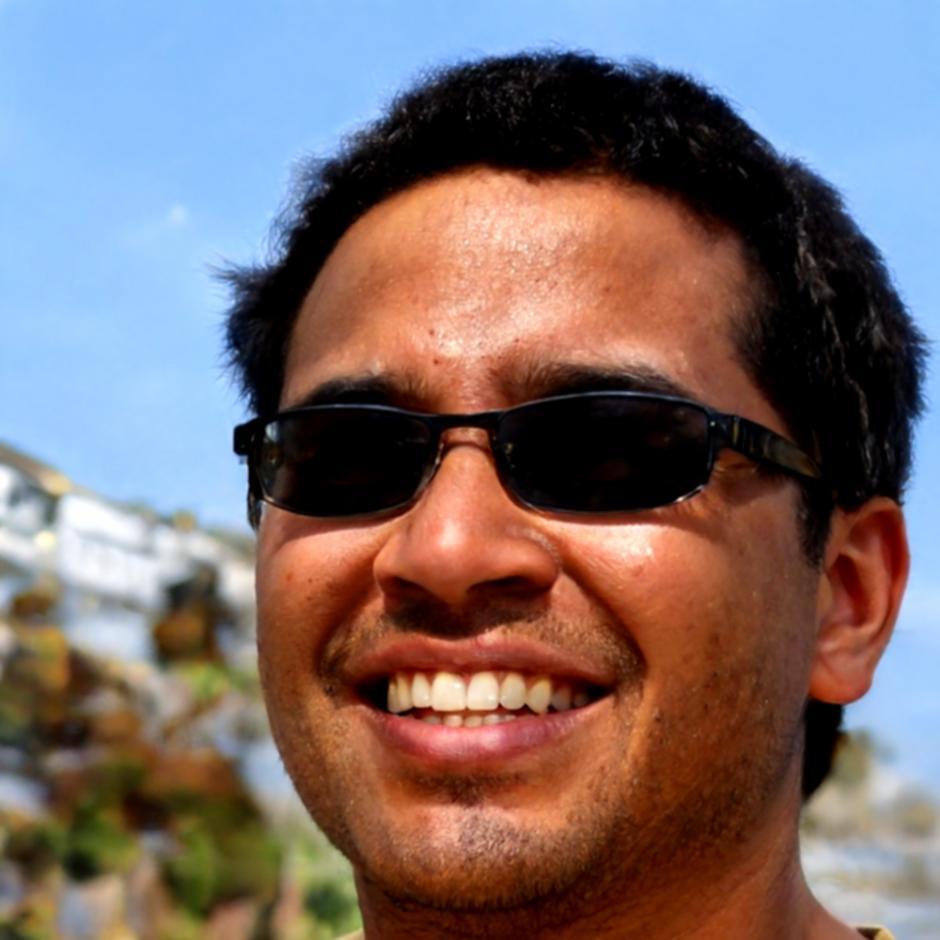 Retrato profesional de colaborador del programa