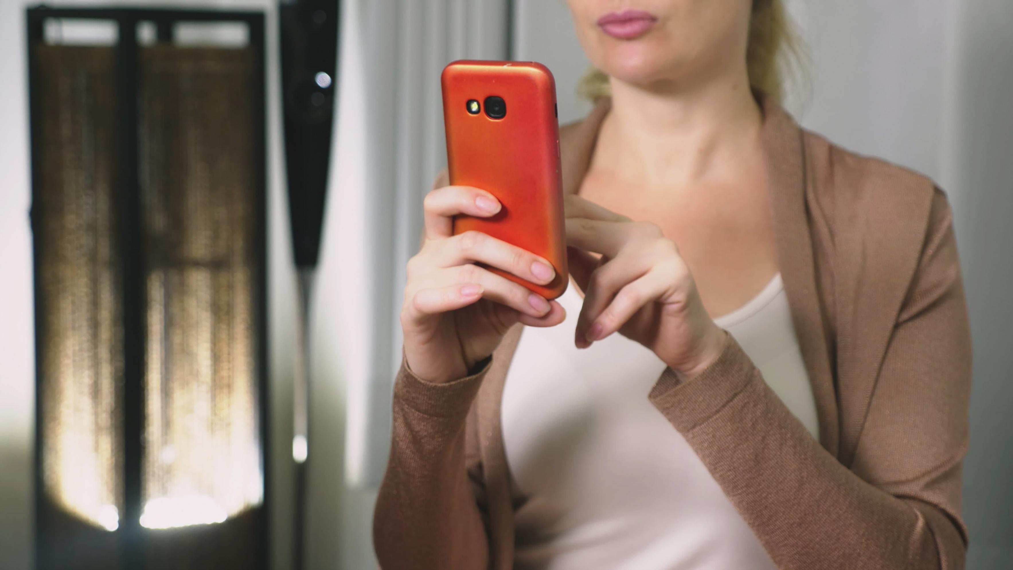 Detalle de materiales educativos y planificación de cursos financieros